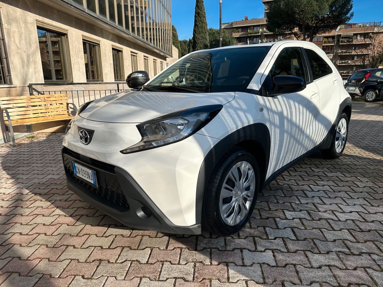Other Toyota Aygo X C.AUT. 5 porte Active 04/23 KM.185 imagem 3