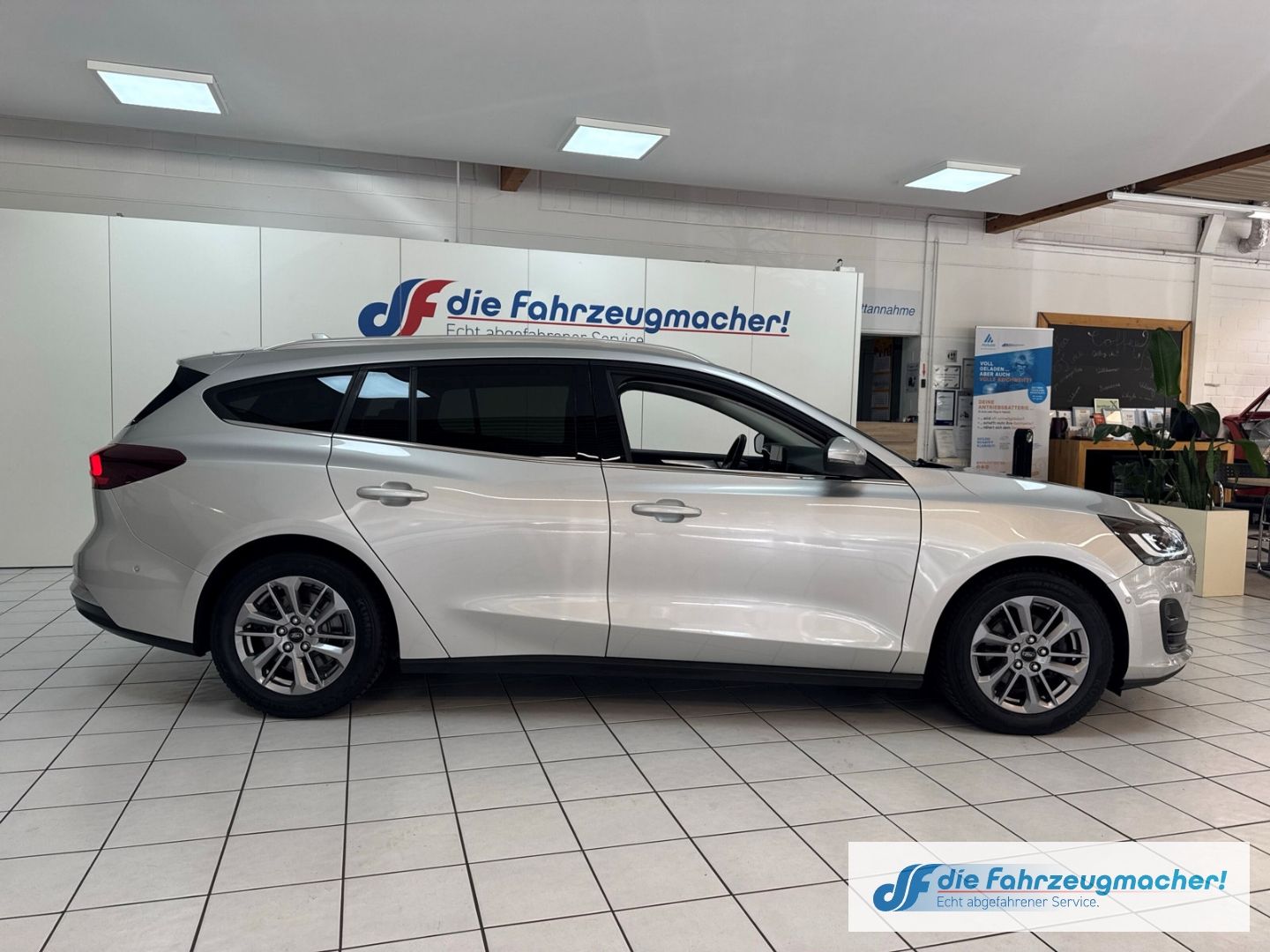 Fahrzeugabbildung Ford Focus Turnier Titanium X Sportpaket AHK-abnehmba