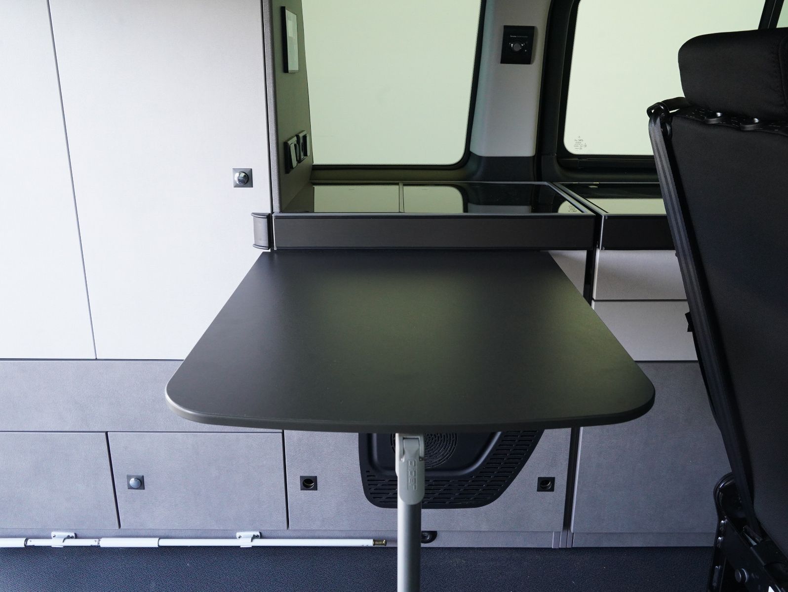Fahrzeugabbildung Pössl VANSTAR Vito Tourer 119 CDI Pro 4x4 lang KÜCHE