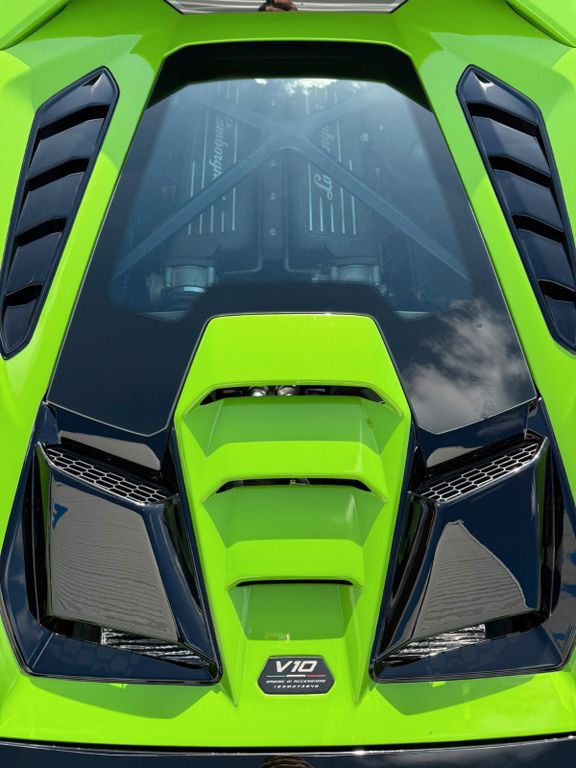 LAMBORGHINI Huracán 2024