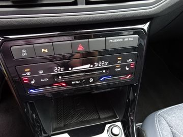 Fotografie 20 des VW T-Cross 1.0 TSI Style*LED*NAVI*SHZ*Climatronic