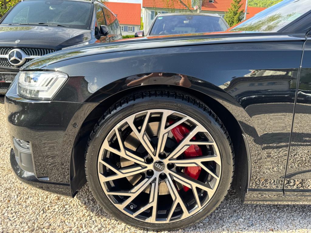 Audi S8