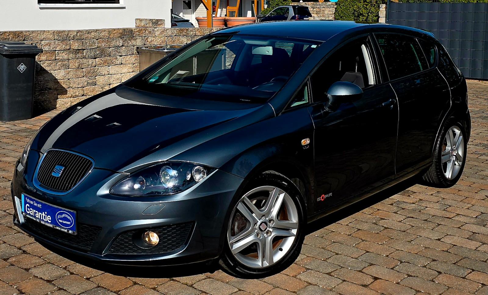 Seat Leon Style Copa 1. HAND SCHECKHEFT TÜV NEU