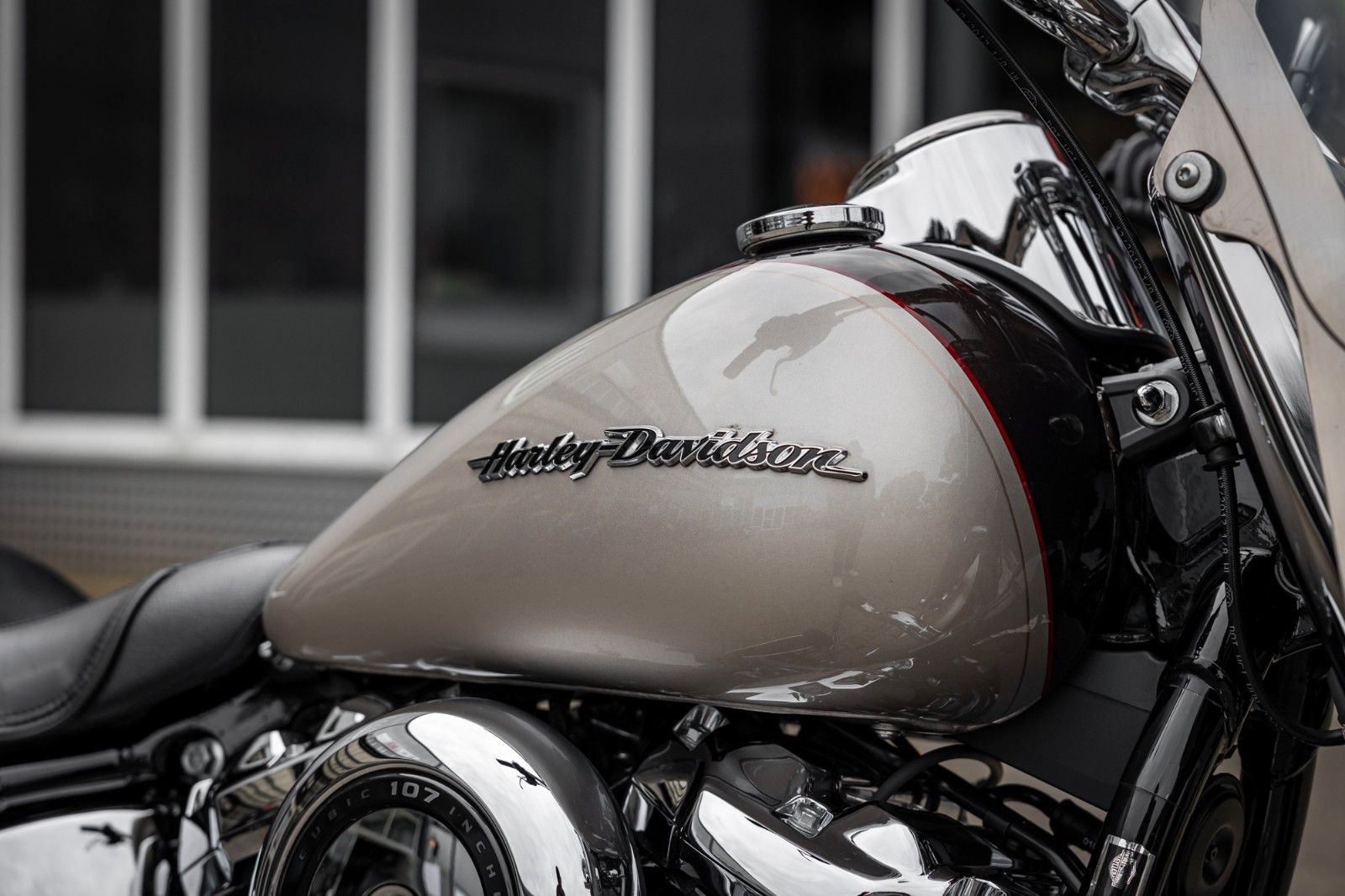 Fahrzeugabbildung Harley-Davidson SOFTAIL DELUXE FLDE - JEKILL & HYDE - NEUWERTIG