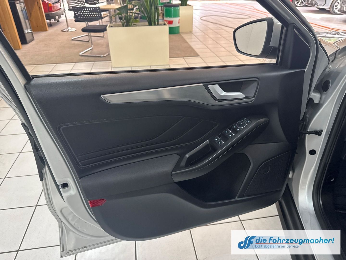 Fahrzeugabbildung Ford Focus Turnier Titanium X Sportpaket AHK-abnehmba