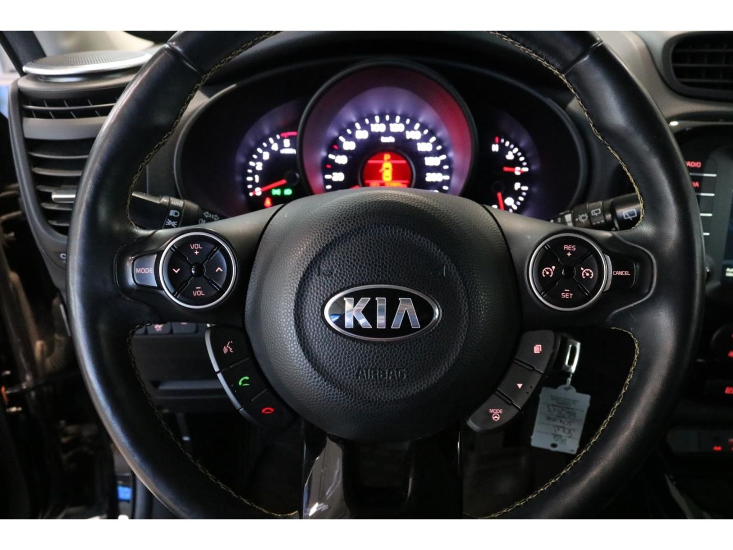 Fahrzeugabbildung Kia Soul Dream Team Navi Kamera Alu PDC Bluetooth