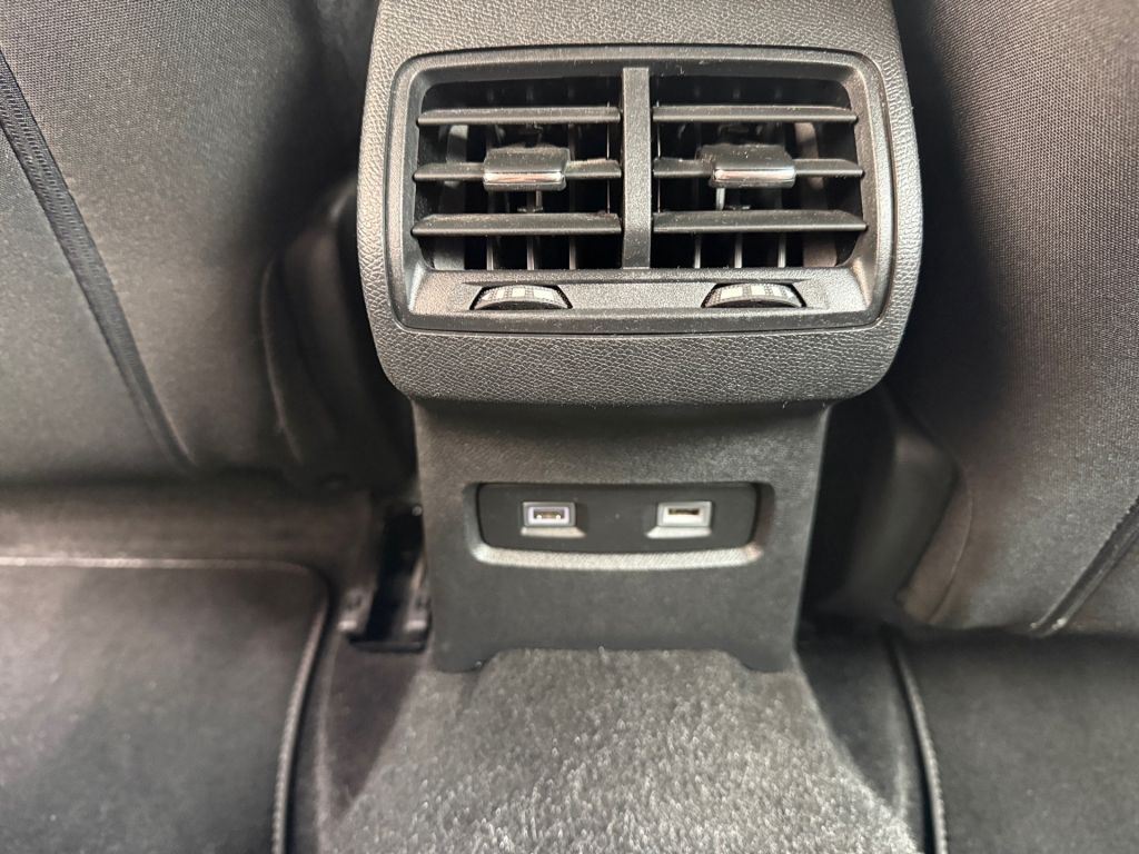 Fahrzeugabbildung Citroën e-C4 136 FEEL PACK+ Kältepaket