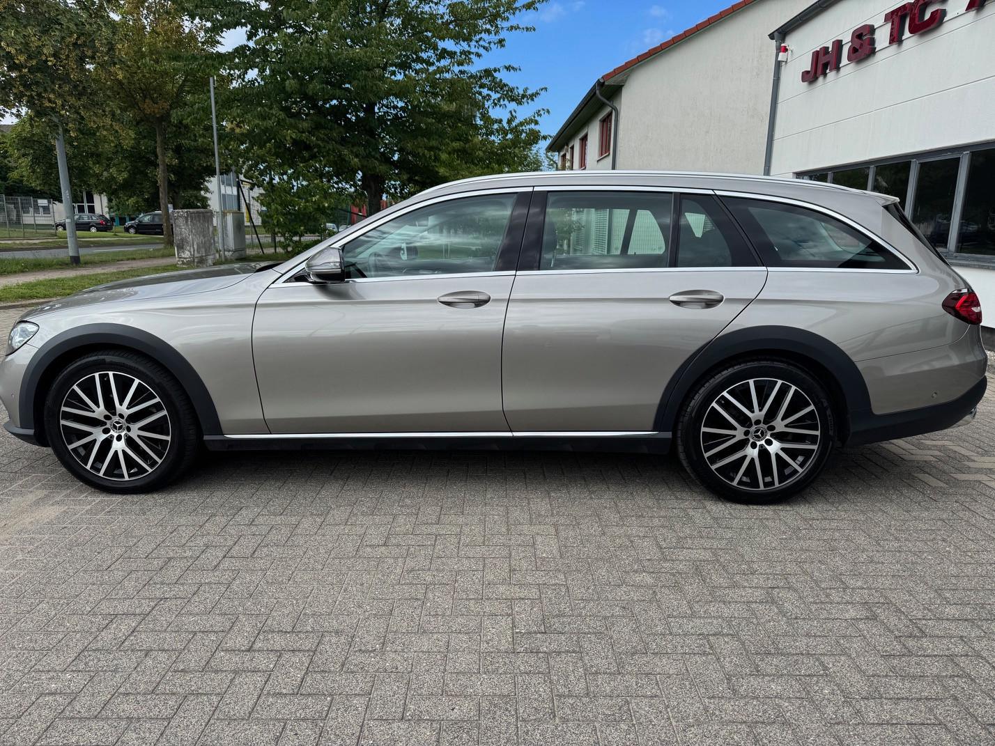 Mercedes-Benz E 220 d 4Matic All-Terrain/Avantg/Panorama/Distr