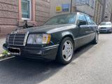 Mercedes-Benz Mercedes W124 300D - Mercedes-Benz 300: 300d W124