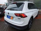 Volkswagen Tiguan Highline 4Motion | 1. Hand | DSG | AHK | - Volkswagen Tiguan Highline mit Diesel-Antrieb