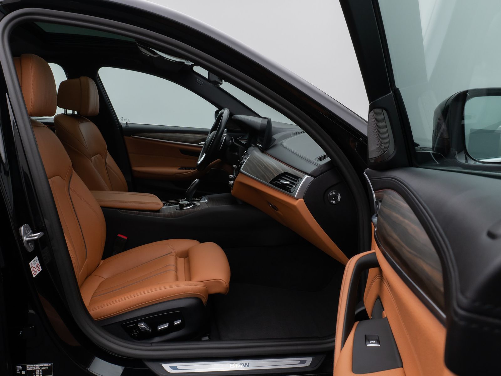 Fahrzeugabbildung BMW 540d xD Kamera Glasdach Laser HUD DAB H/K AHK
