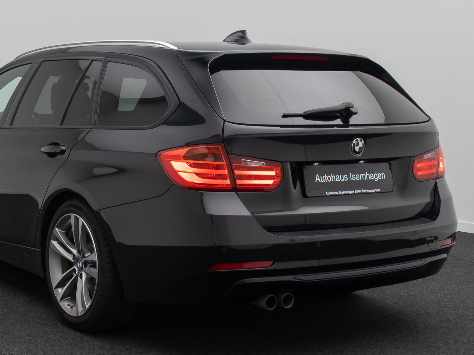 Fahrzeugabbildung BMW 325d Sport Line HUD HiFi Xenon Panorama Alarm