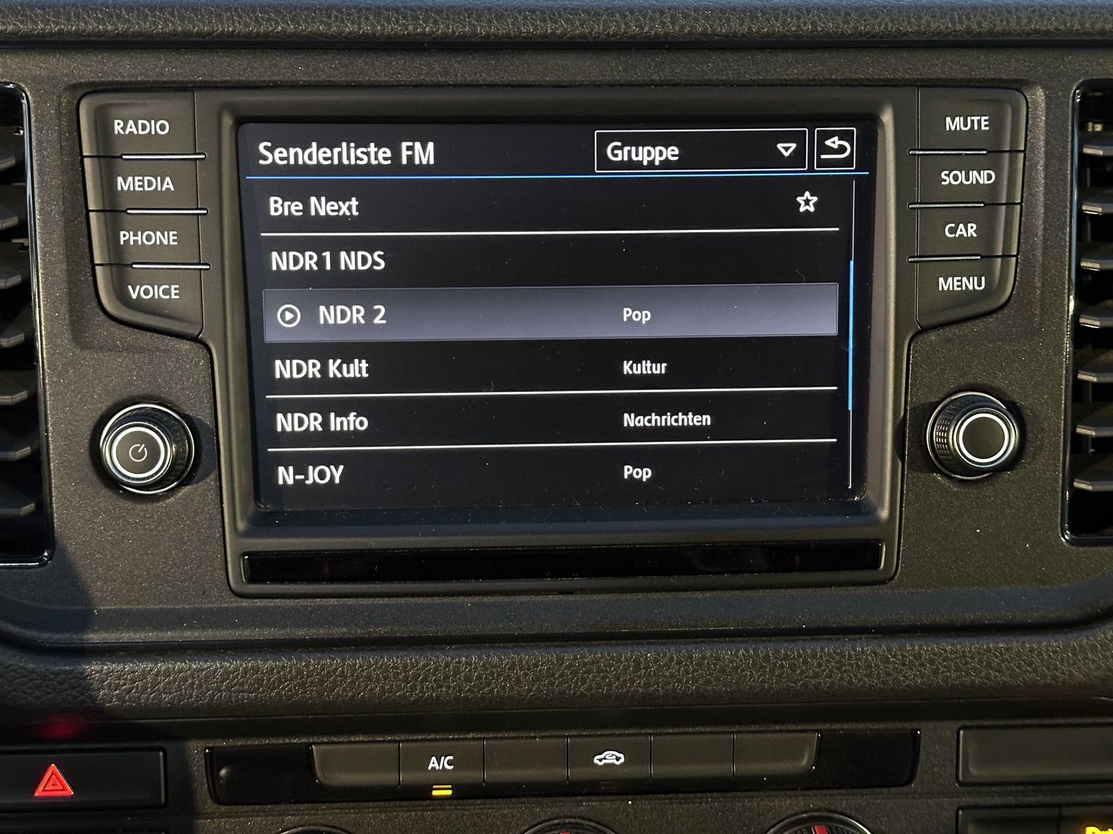 Fahrzeugabbildung Volkswagen Crafter 2.0 TDI Lang Hochdach CAMPER+KAM+AHK+2Hd