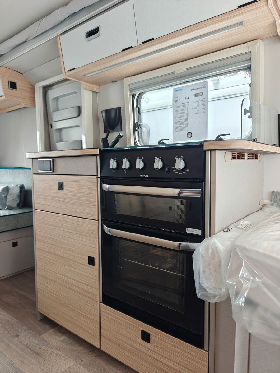 Fahrzeugabbildung HYMER / ERIBA / HYMERCAR Touring 642 Harbour Blue - JETZT 7.344€ SPAREN !