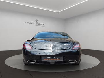 صورة 7 لـ 2011 Mercedes-BENZ SLS AMG