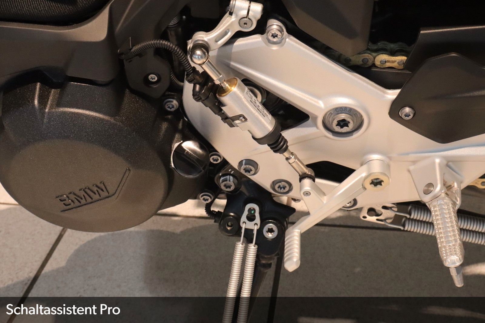 Fahrzeugabbildung BMW F 900 R A2