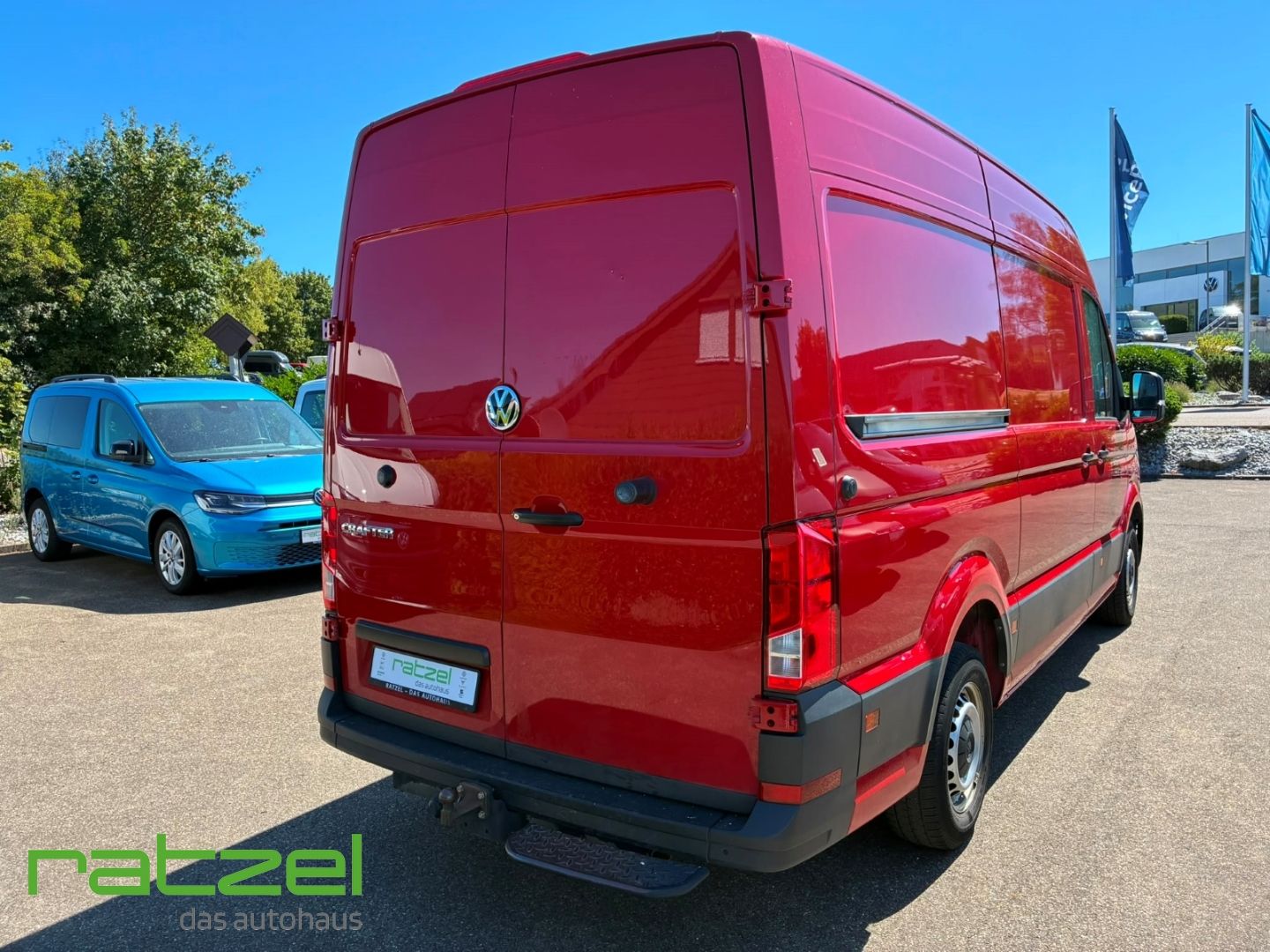 Fahrzeugabbildung Volkswagen Crafter Kasten Hochdach FWD 35 MR 2.0 TDI +AHK+P