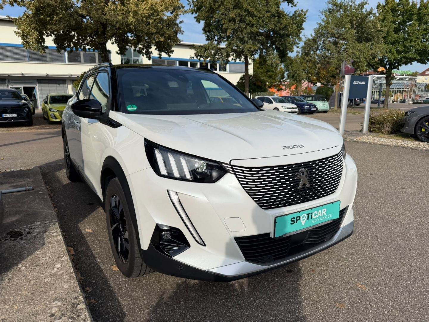 Peugeot 2008 e- GT Navi Digitales Cockpit LED Fahrerprof imagem 3