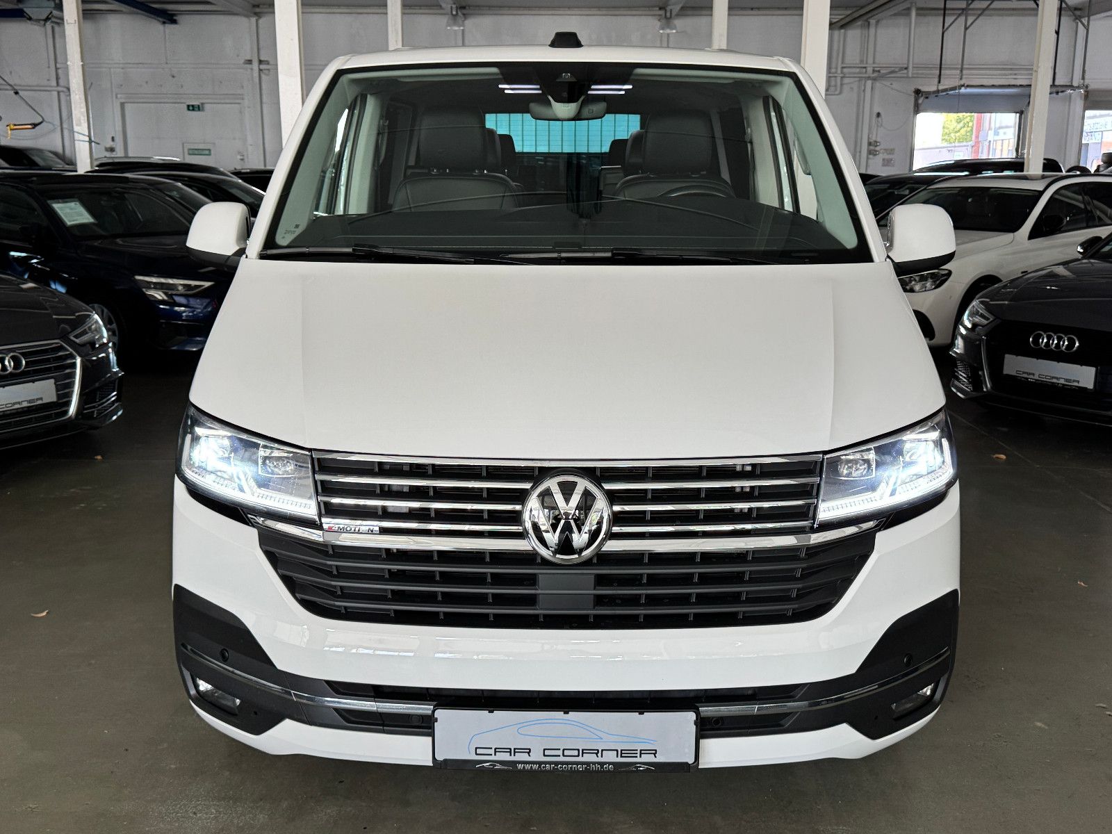 Fahrzeugabbildung Volkswagen T6.1 4M DSG IQ.DRIVE INDIVIDUAL EDITION 6-SITZER