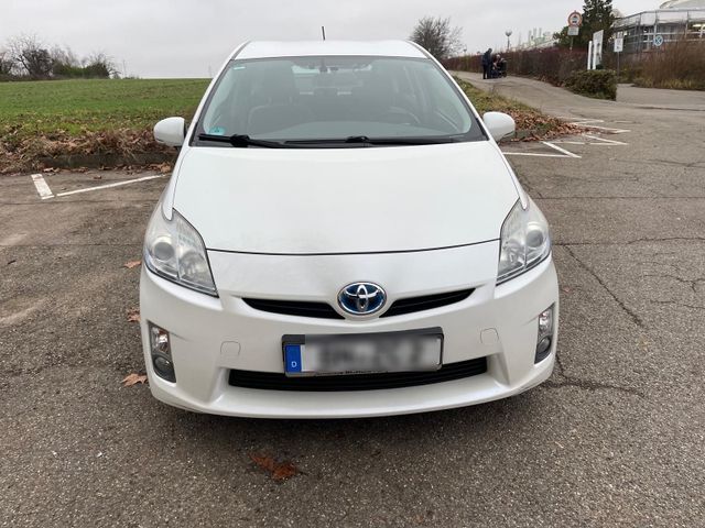 Toyota Prius III  Sparsam, komfortabel un...