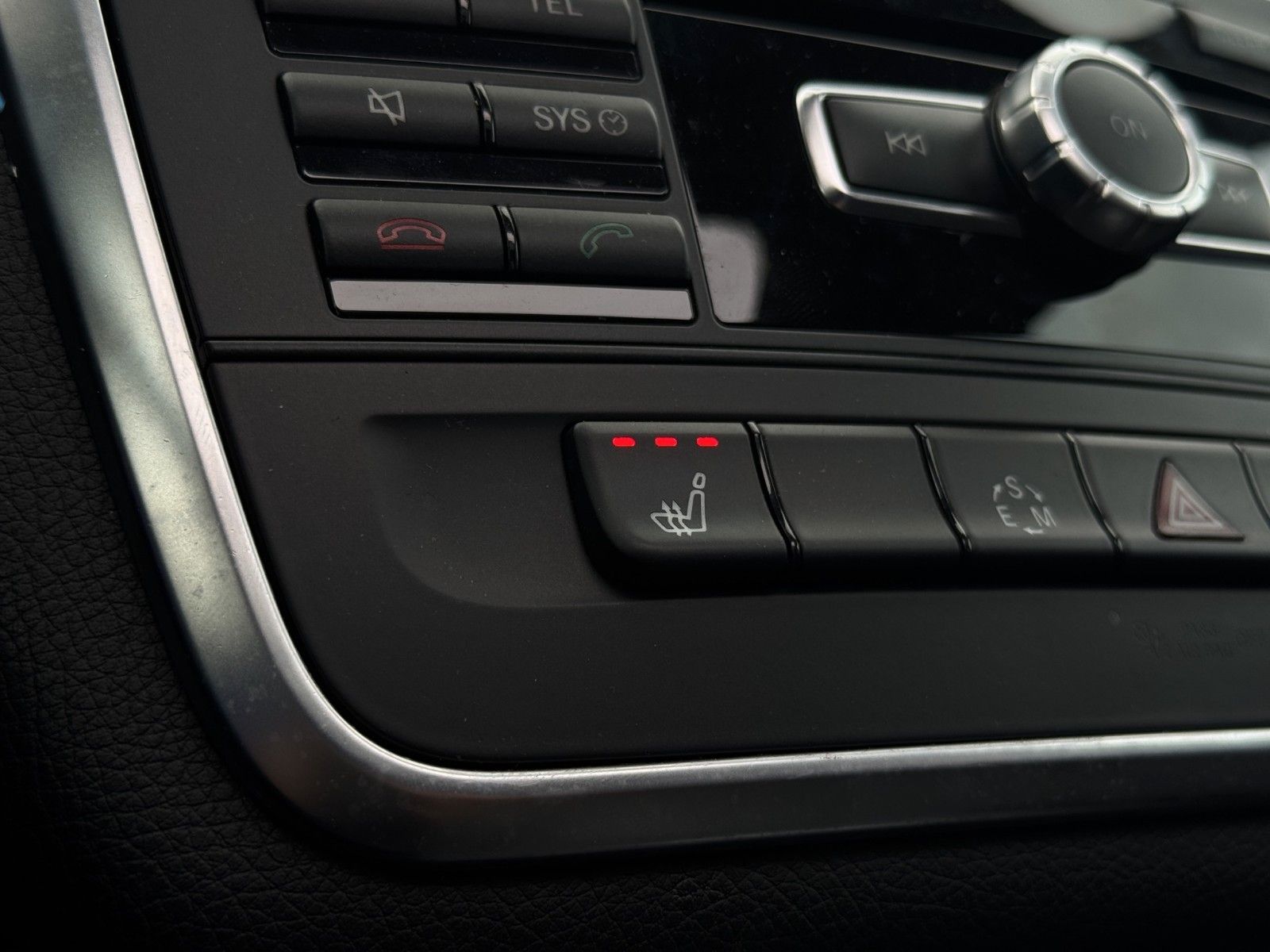 Fahrzeugabbildung Mercedes-Benz CLA 180 Pano/Automatik/Bi-Xen/Navi/Sitzheizung