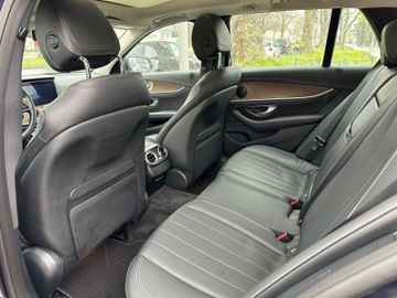 Fahrzeugabbildung Mercedes-Benz E 300d T AMG*360Kamera*Panorama*Exclusive
