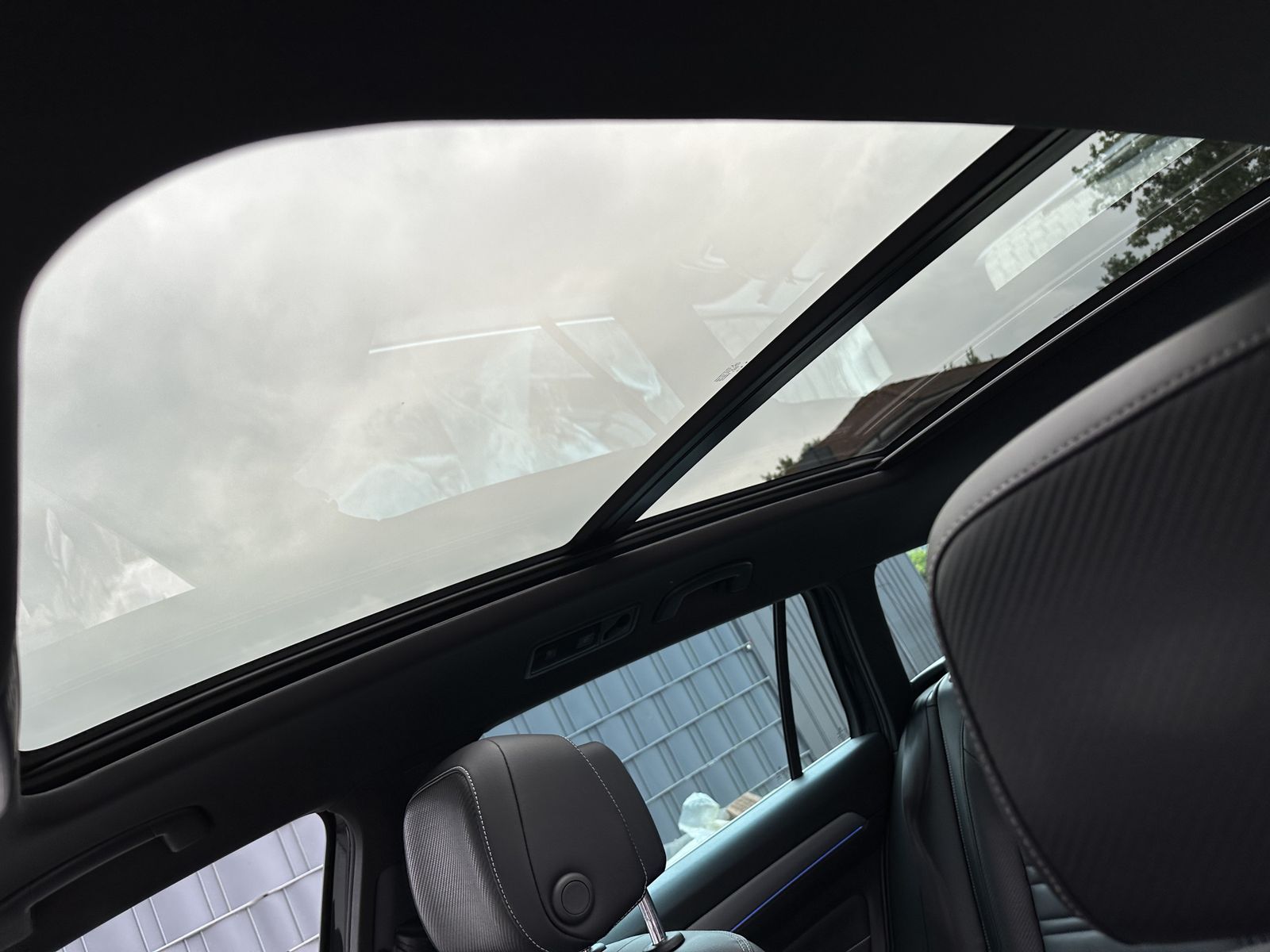 Fahrzeugabbildung Volkswagen Passat Variant 2.0 TDI DSG 4M R-Line NAV+LED+H&K