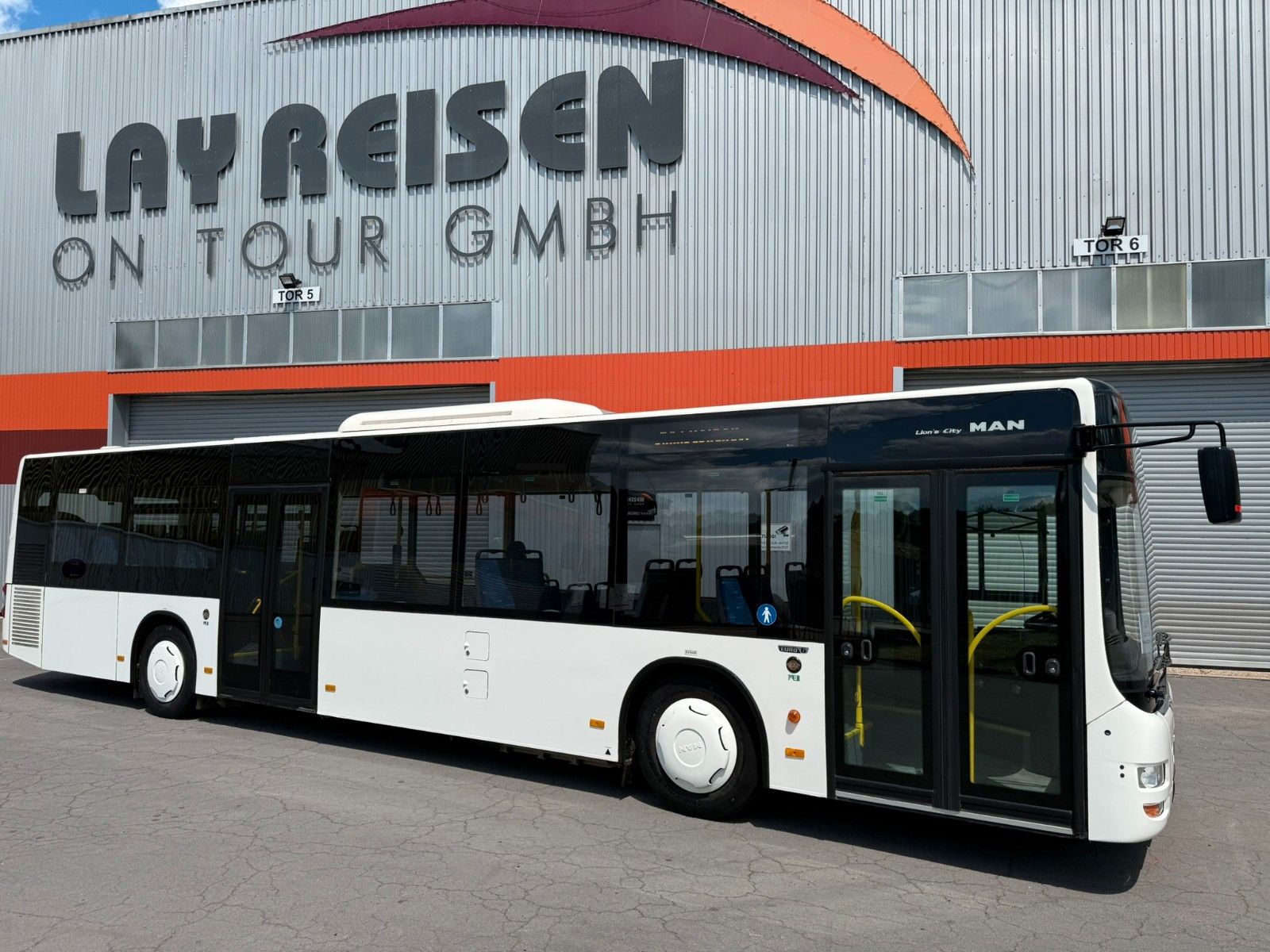 MAN  2014 - Image 6 of 34