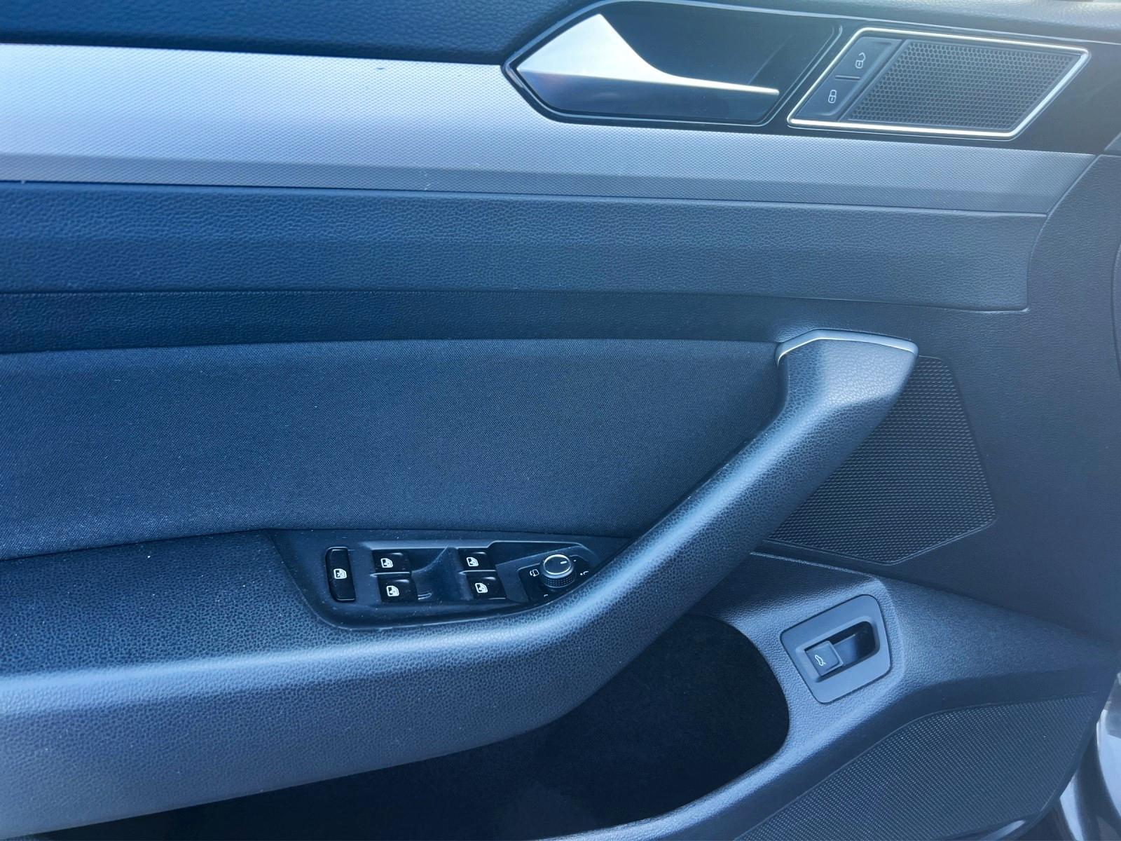 Volkswagen PASSAT°LIMO°COMFORTLINE°NAV°LED°SHZ°ACC°PDC°
