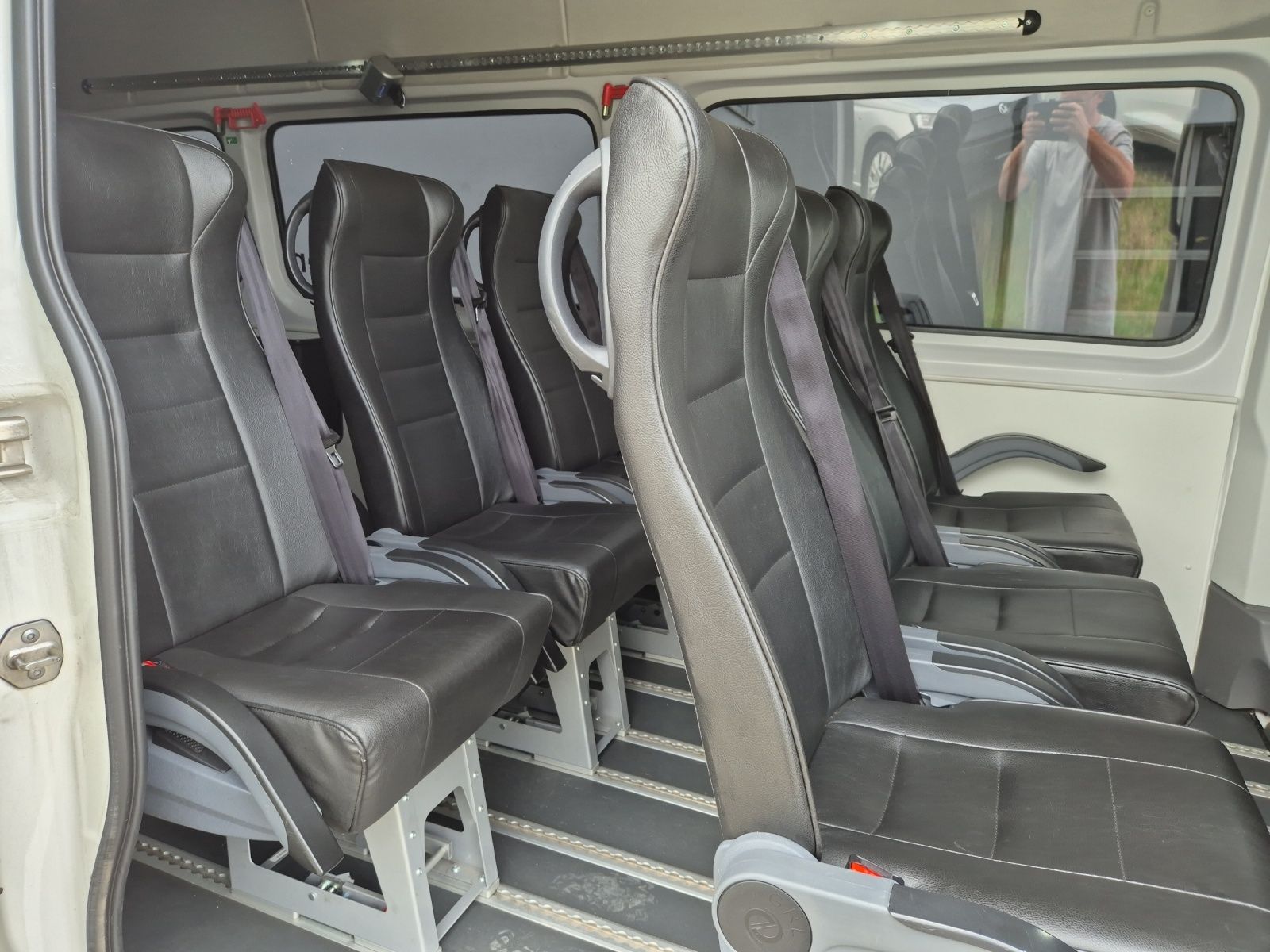 Fahrzeugabbildung Volkswagen Crafter 50 DSG LR HD 9-Si Rollstuhllift Trittstu