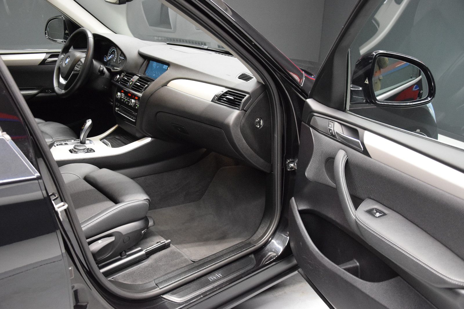 Fahrzeugabbildung BMW X3 xDrive 20d TeilLeder ACC HuD Pano Xen 360°