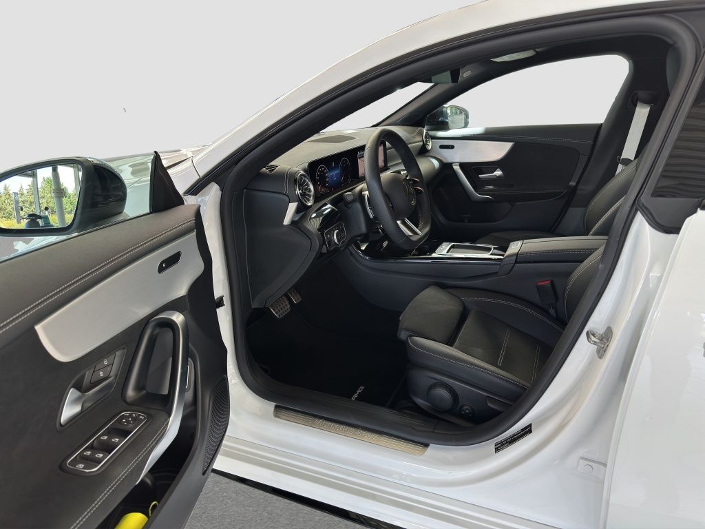 Fahrzeugabbildung Mercedes-Benz CLA 200 d Shooting Brake AMG*Night*AHK*PDC*RFK
