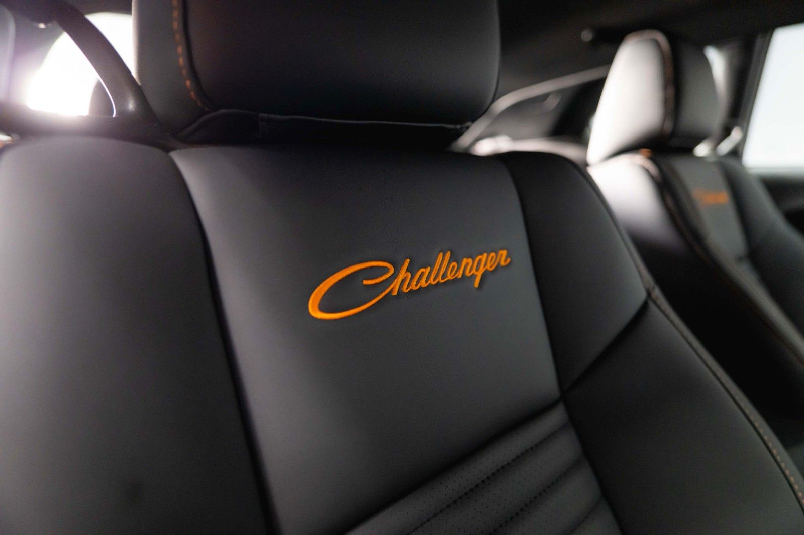 Fahrzeugabbildung Dodge Challenger 3.6 V6 GT SRT Styling LAST CALL 19%