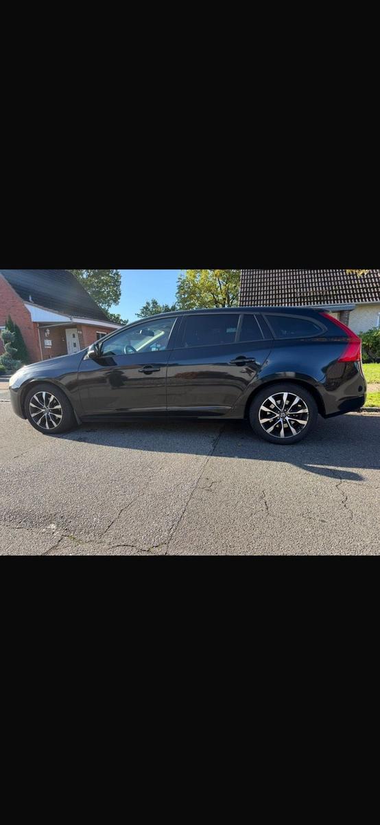 Volvo V60 2011 — салон