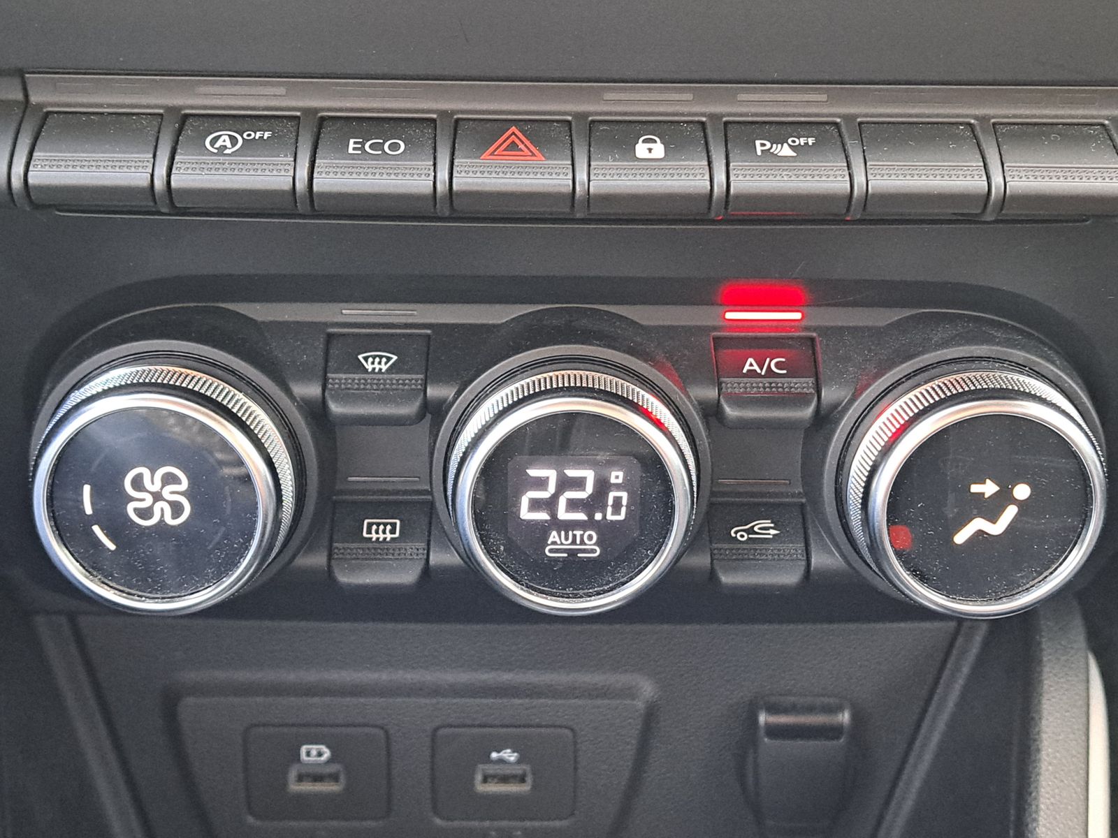 Fahrzeugabbildung Dacia Duster Prestige 150PS AUTOMATIK NAVI SITZHEIZUNG