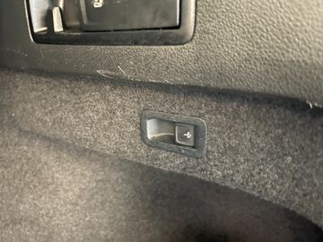 Volkswagen Passat Variant *LED*AHK*ACC*3ZONEN*1HAND*