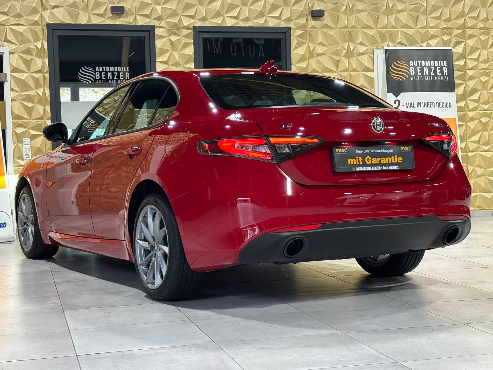 Fahrzeugabbildung Alfa Romeo Giulia Ti Q4/MEMORY/ACC/NAVI/KAMERA/SHZ