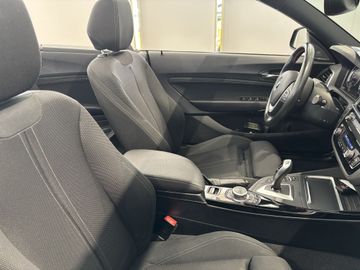 Fotografie 6 des BMW 218 218i Cabrio AT Sport Line