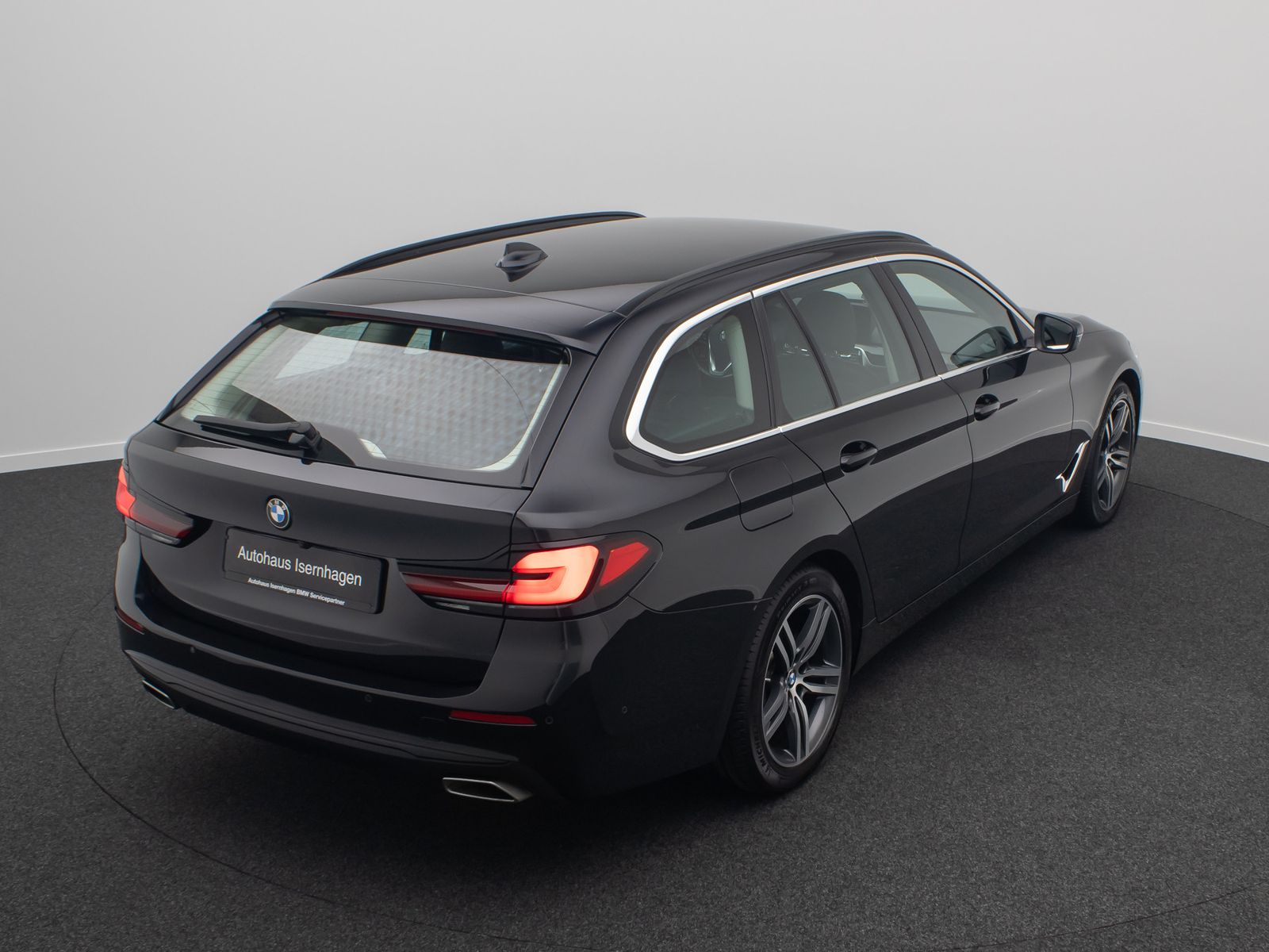 Fahrzeugabbildung BMW 520d xD Sportsitz AHK Alarm DAB Kamera 4xKlima