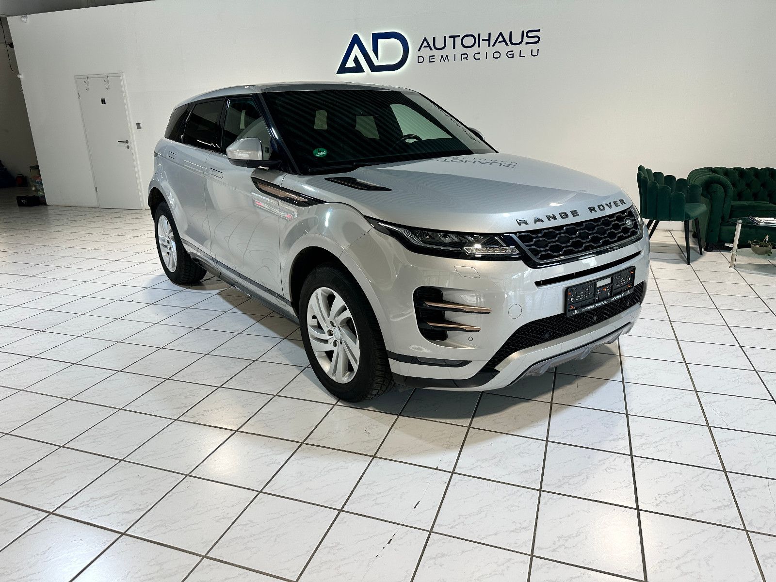 Land-Rover Range Rover Evoque - 1
