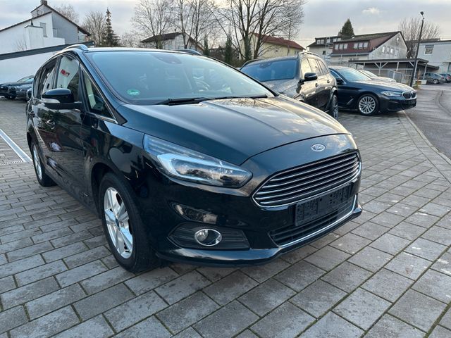 Ford S-MAX Titanium AWD 7 Sitzer Automatik