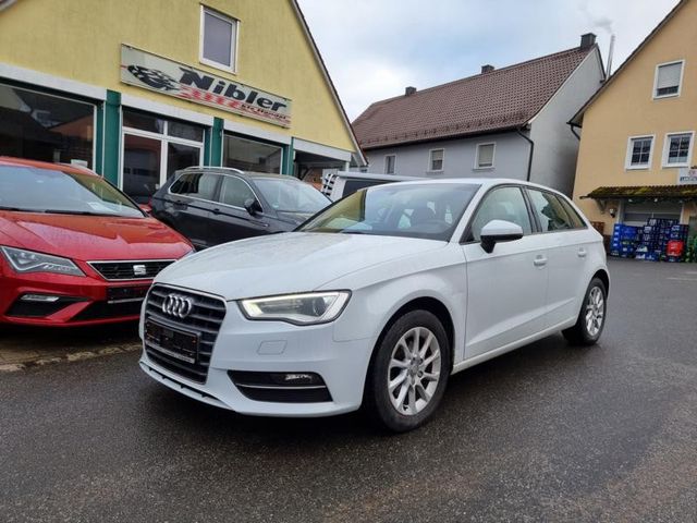 Audi A3 Spb. 1.6 TDI S-tronic NAVI+XENON+PDC+EURO6