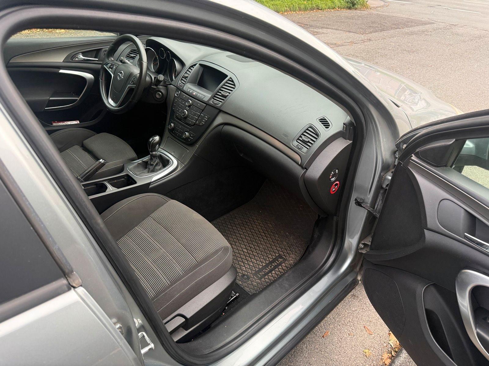 Opel Insignia 2012 — photo 10