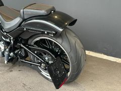 HARLEY DAVIDSON Softail Breakout 107 mit JEKILL & HYDE KLAPPE