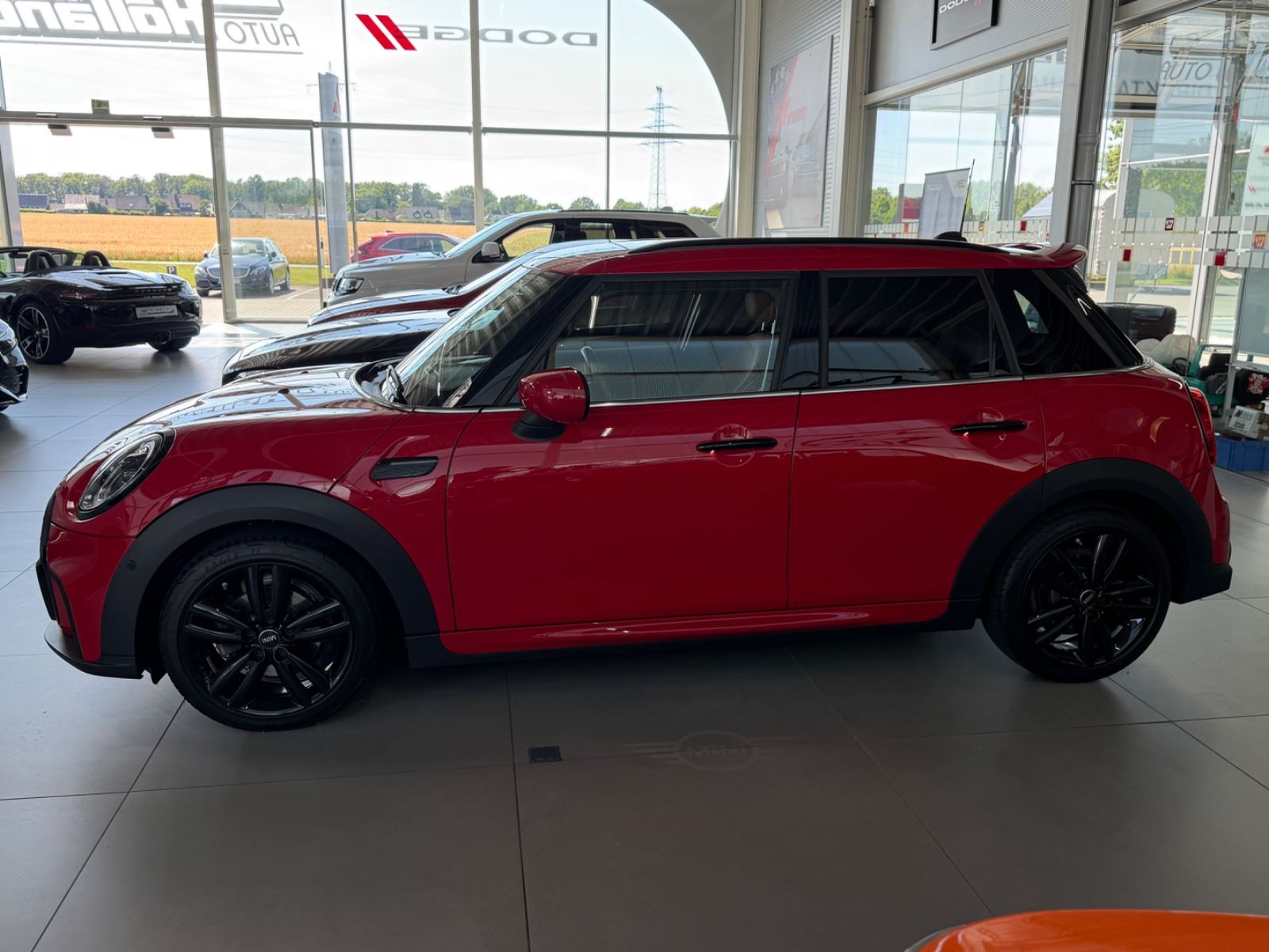 Fahrzeugabbildung MINI COOPER 1.5 5-trg.  John Cooper Works Trim