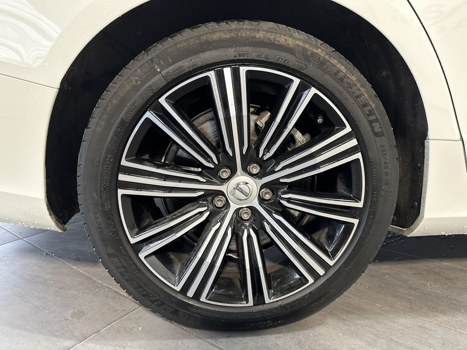 Fahrzeugabbildung Volvo V60 T6 Hybrid AWD INSCRIPTION NAV+LED+AHK+VC+HUD