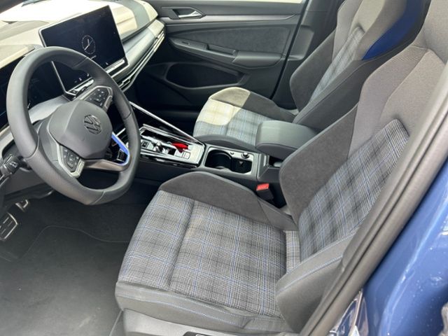 Fahrzeugabbildung Volkswagen Golf VIII 1.5TSI EHYBRID GTE IQ.LIGHT KAMERA HEA