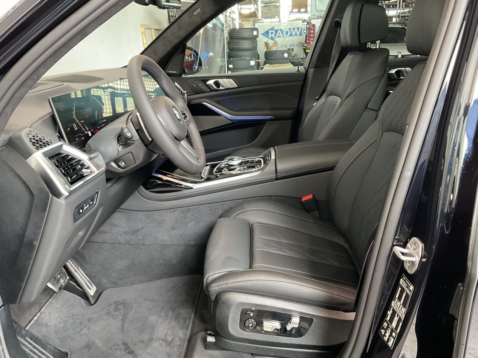 Fahrzeugeinzelansicht 11 Fahrzeugabbildung BMW X7 xDrive40i |Sitzbelüft. |Standheizung |AHK