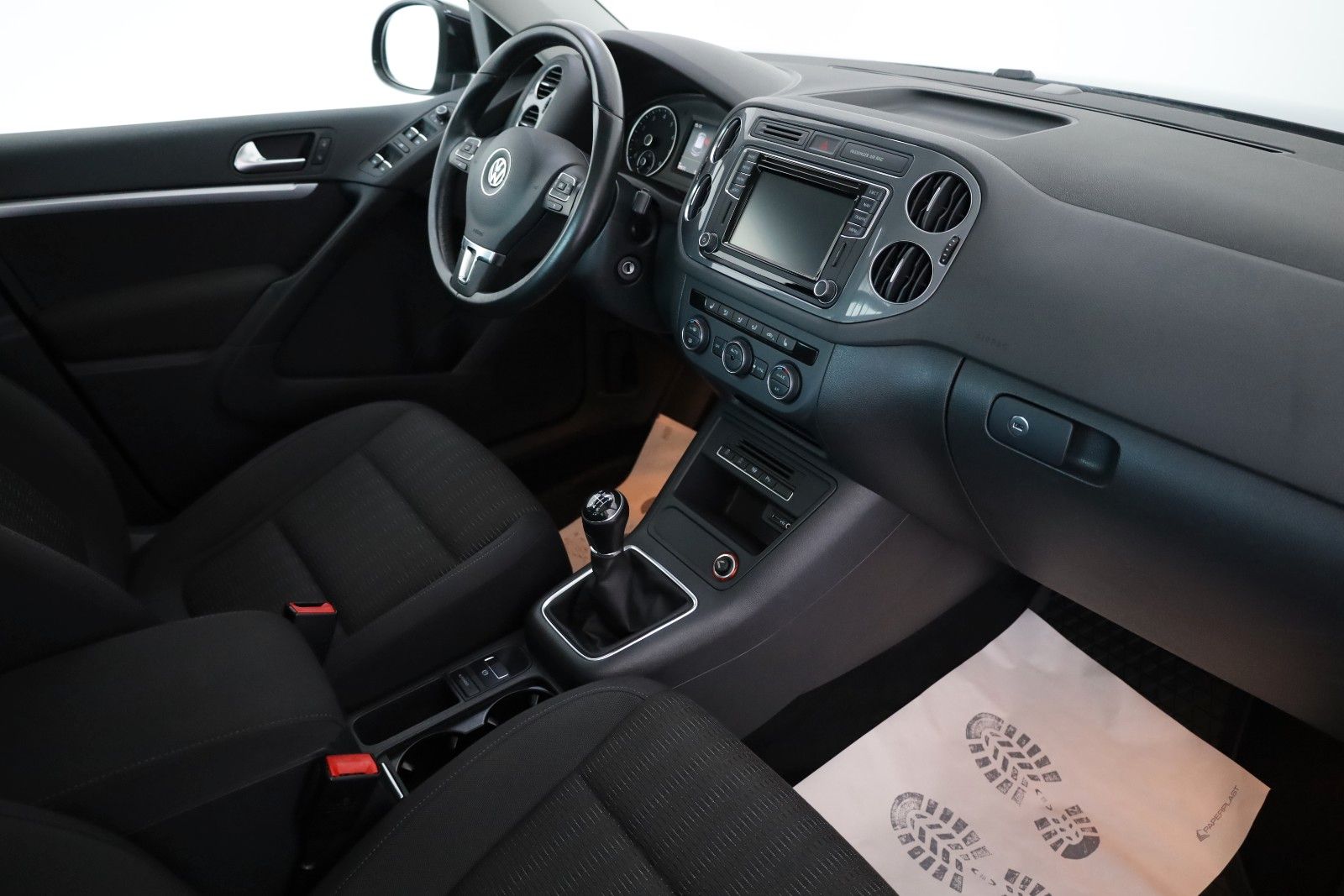 Fahrzeugabbildung Volkswagen Tiguan Sport & Style Navi,Xenon,Panorama,SH,PDC