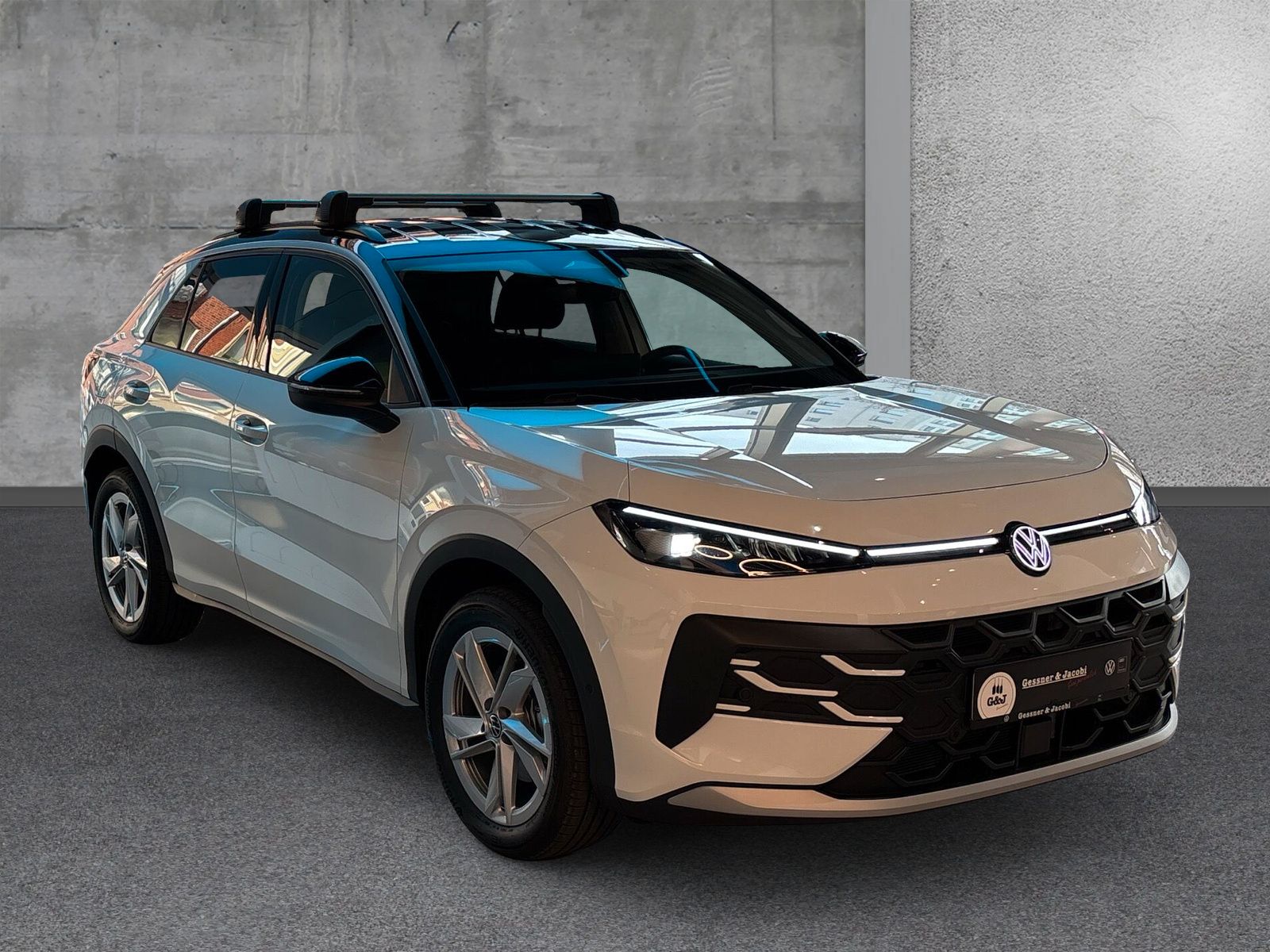 Fahrzeugabbildung Volkswagen T-Roc 1.5 eTSI Life Keyless ACC Kamera SHZ